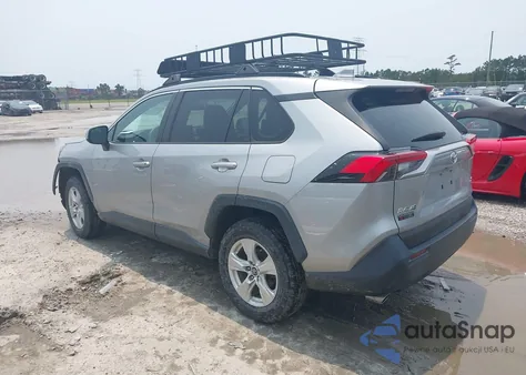 2020 Toyota Rav4 Xle z USA, uszkodzony, nr VIN 2T3W1RFVXLC079578